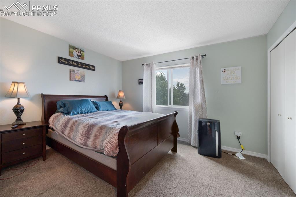 Image 23 of 43: Bedroom