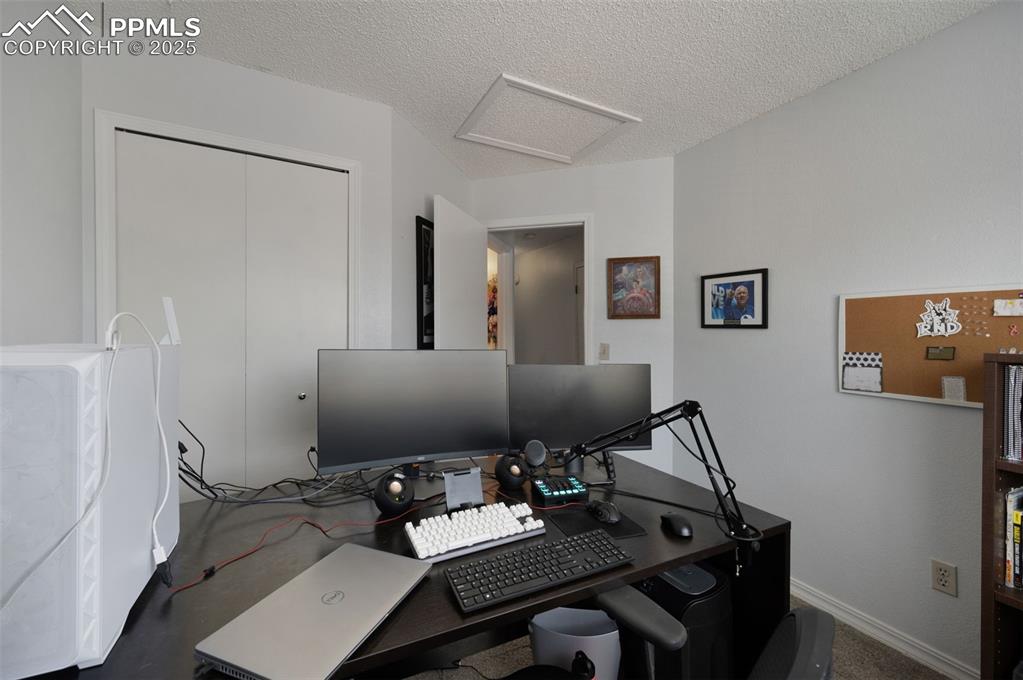 Image 31 of 43: Office