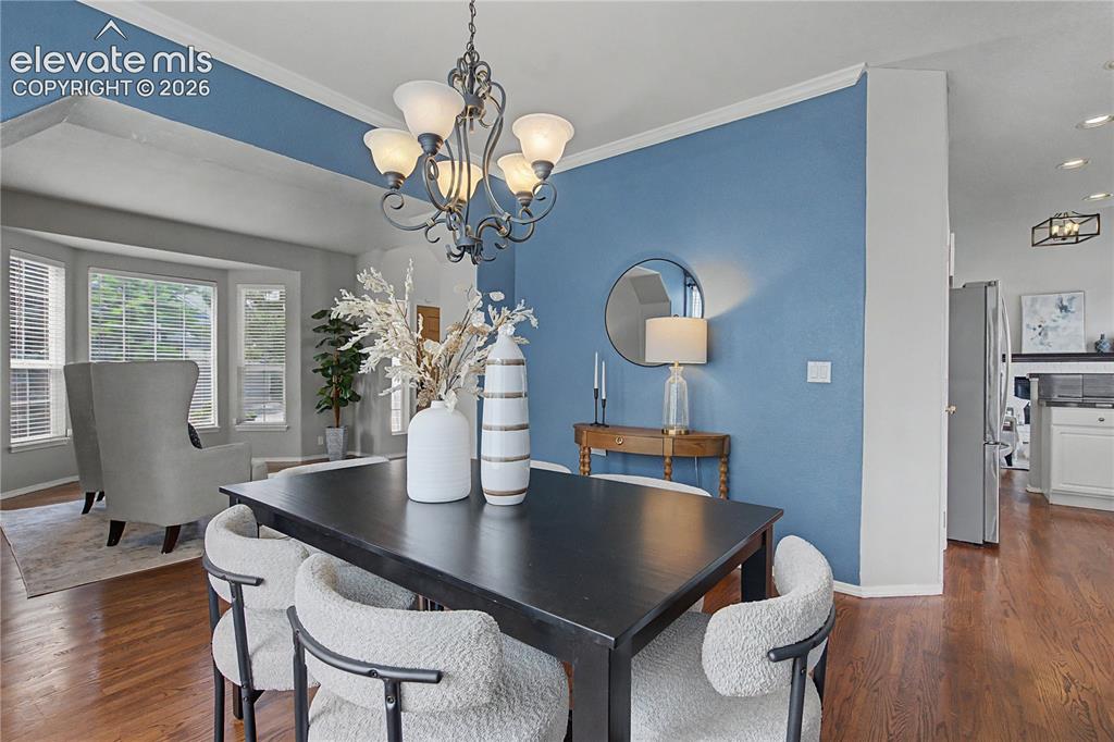 Image 6 of 44: Dining Area