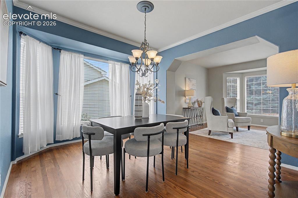 Image 7 of 44: Dining Area