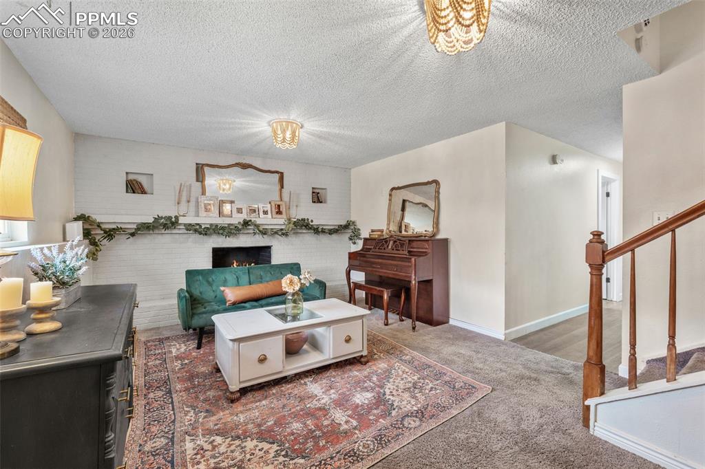 Image 16 of 40: Living Room