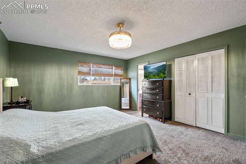 Image 24 of 40: Bedroom