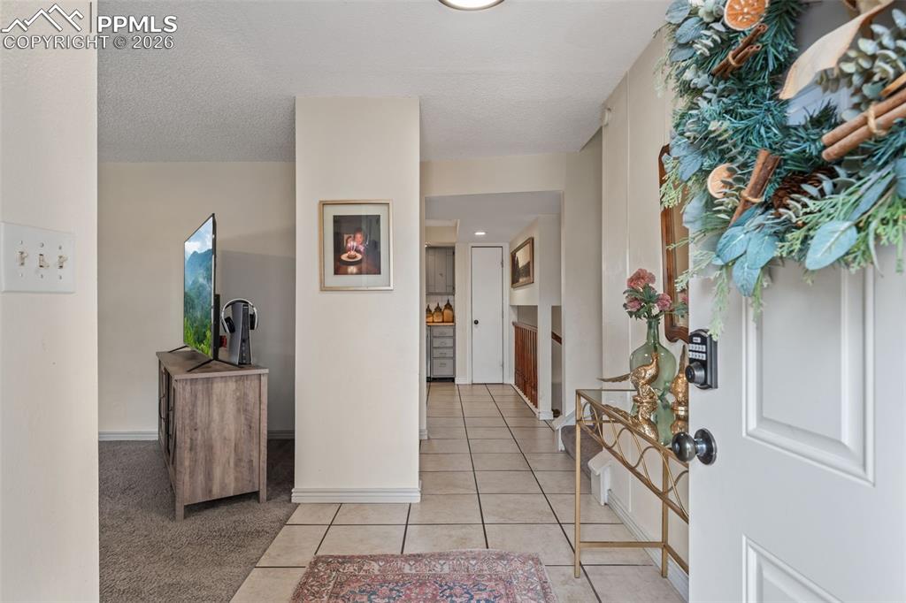 Image 5 of 40: Entry