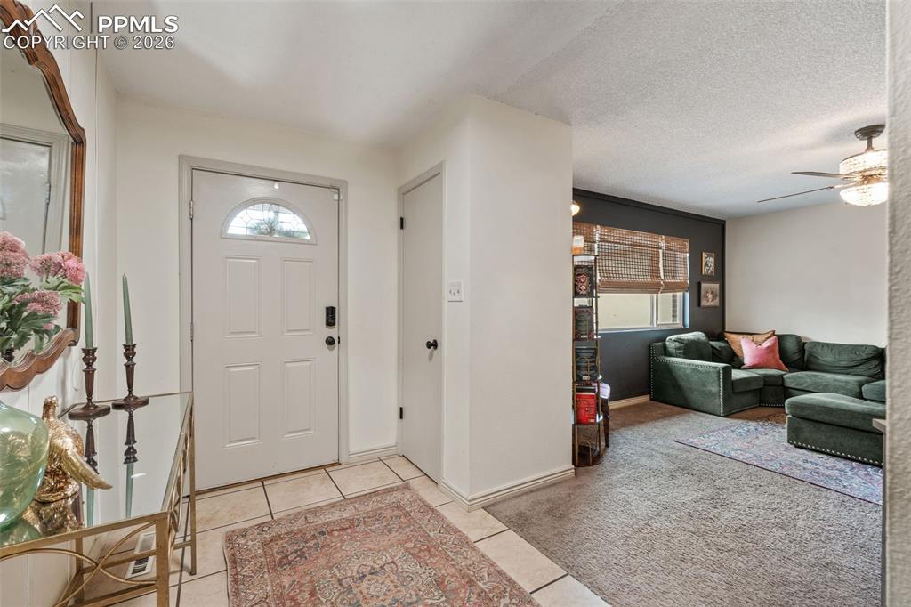 Image 6 of 40: Entry