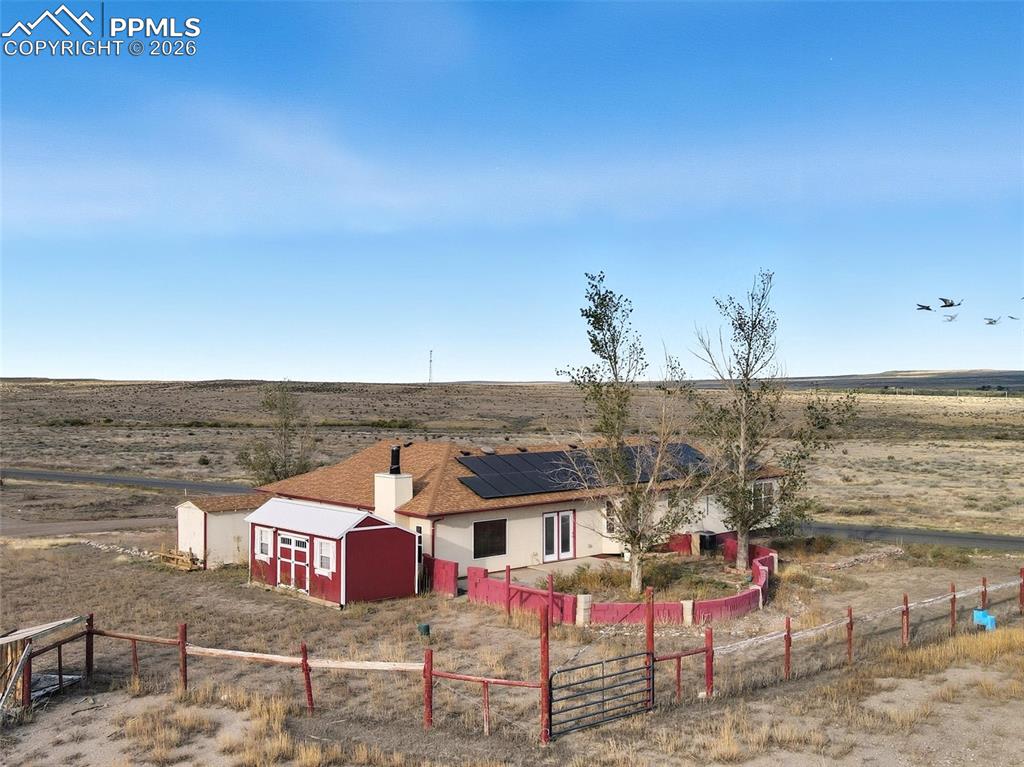 Image 10 of 50: Back of Structure