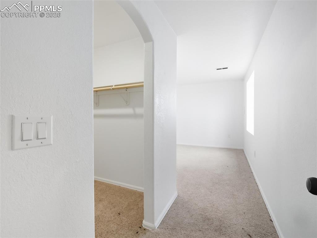 Image 39 of 50: Closet