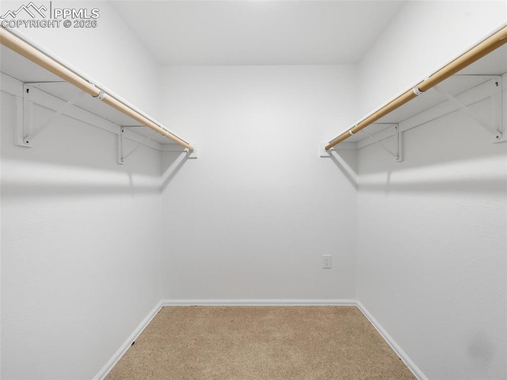 Image 44 of 50: Closet