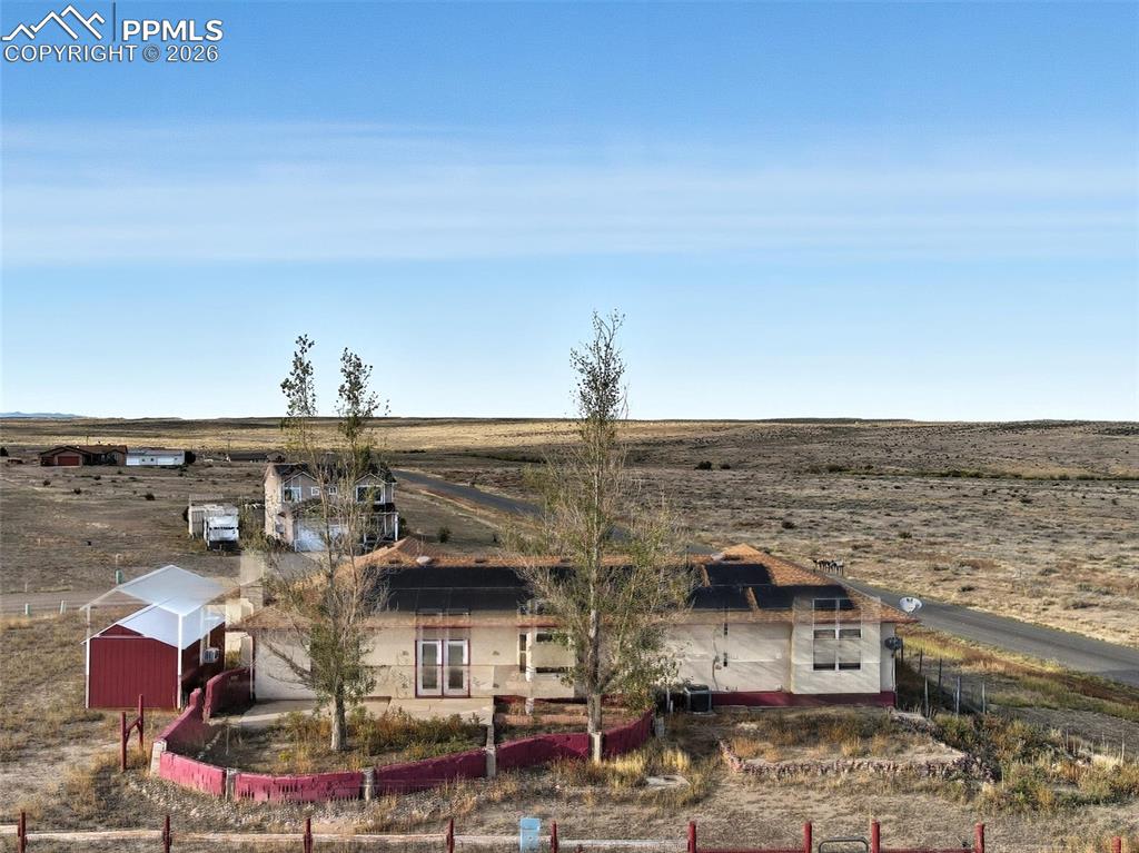 Image 9 of 50: Back of Structure