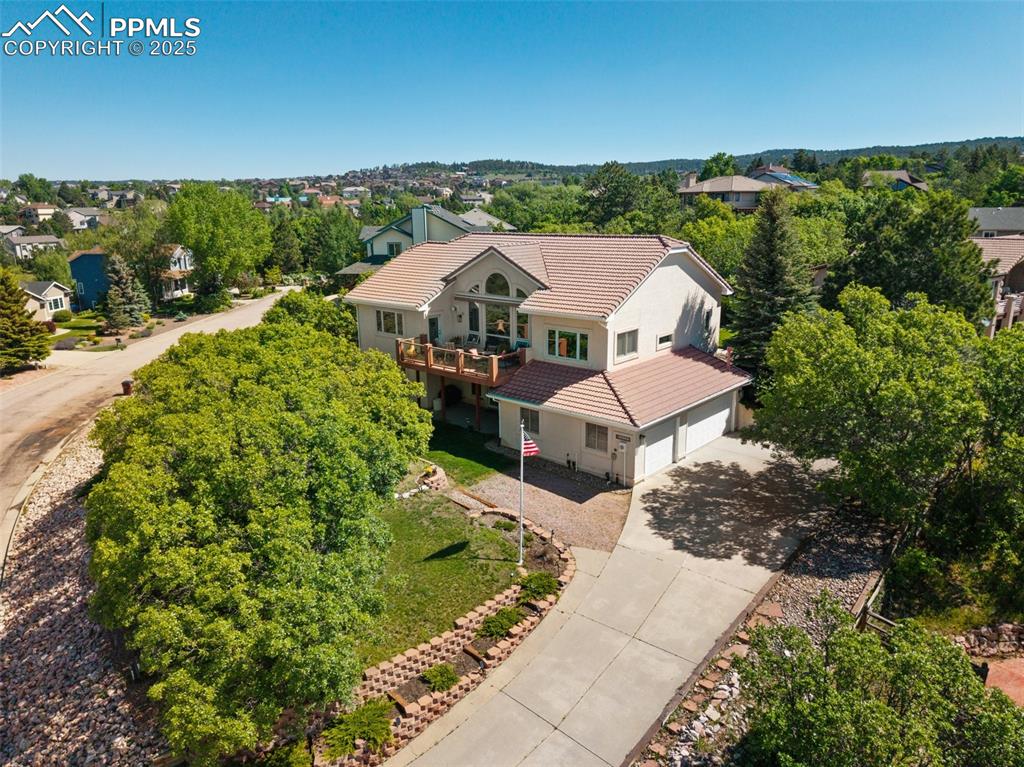 Image 42 of 49: Lush Landscaping!