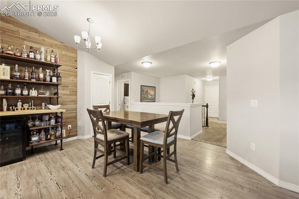 Image 14 of 39: Dining Area