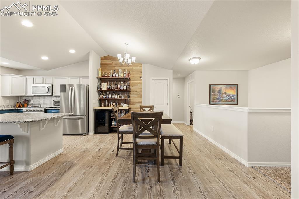 Image 16 of 39: Dining Area