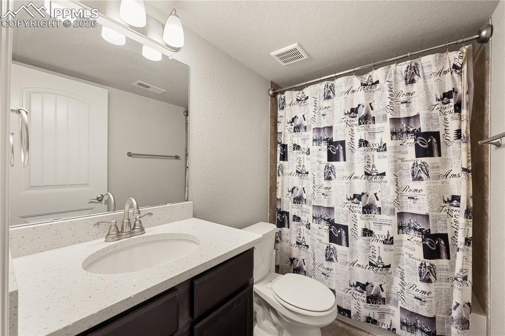 Image 31 of 39: Basement Bathroom 