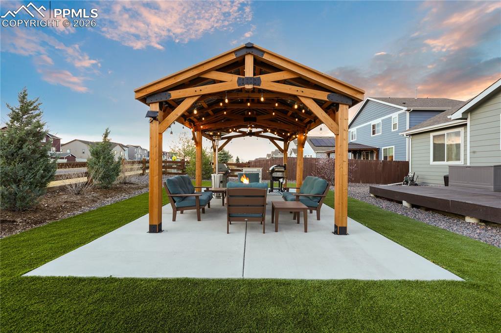 Image 35 of 39: Patio