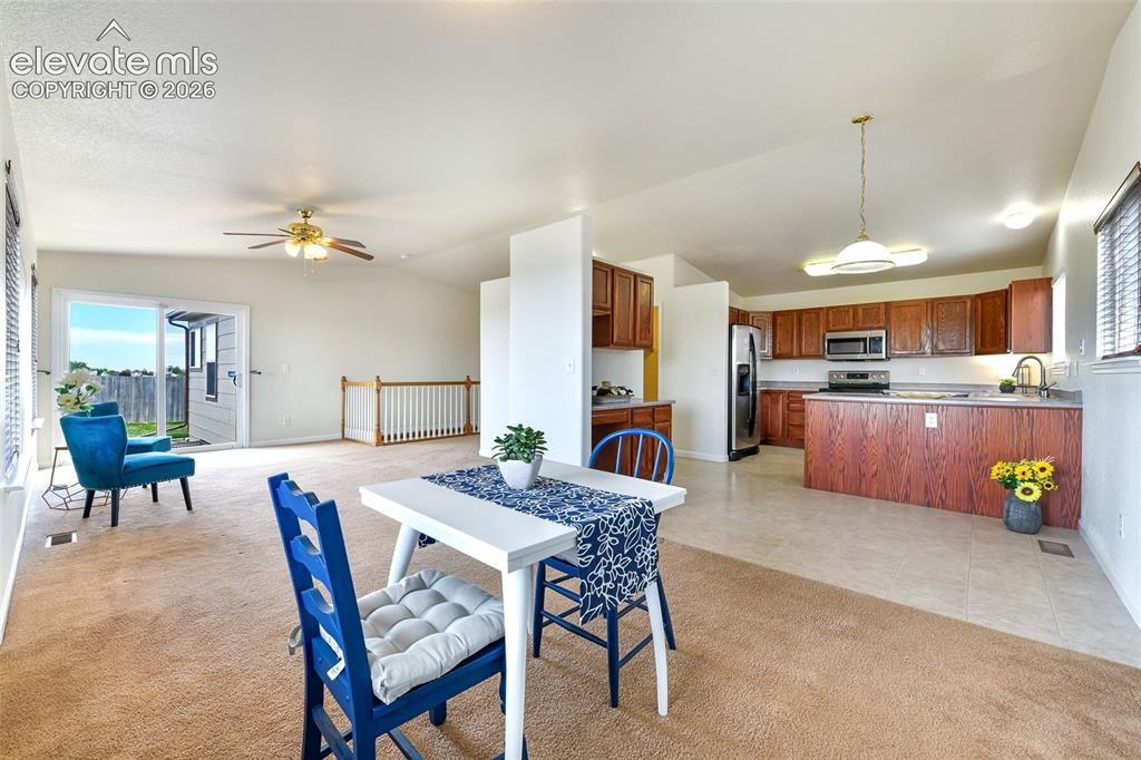 Image 6 of 33: Dining Area