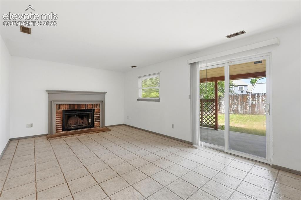 Image 17 of 37: Family Room