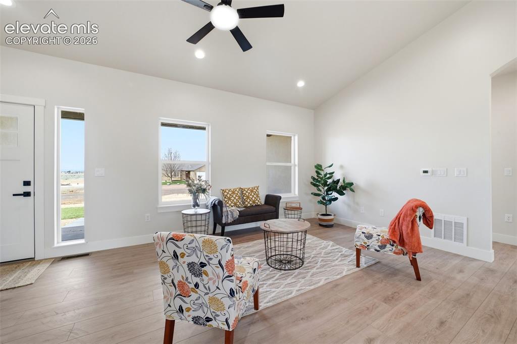 Image 3 of 26: Living room, and entry