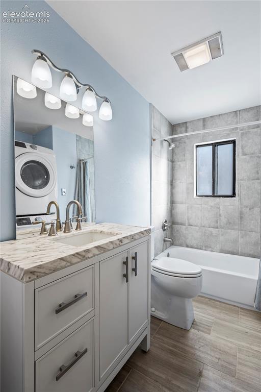 Image 12 of 21: Bathroom