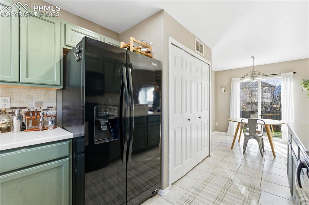 Image 11 of 38: Kitchen