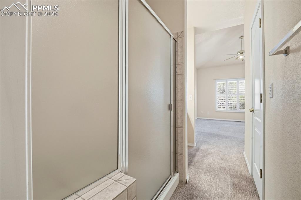 Image 24 of 48: Bathroom