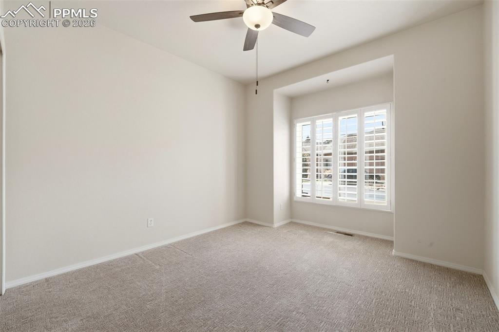 Image 26 of 48: Office