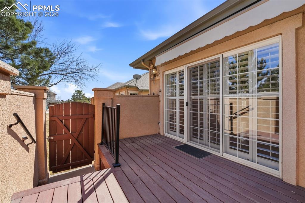 Image 40 of 48: Deck