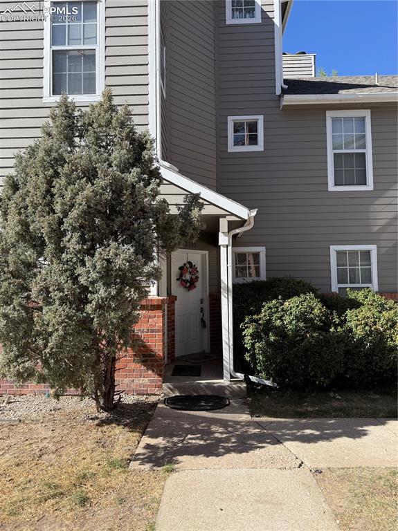 Image 1 of 28: Entry