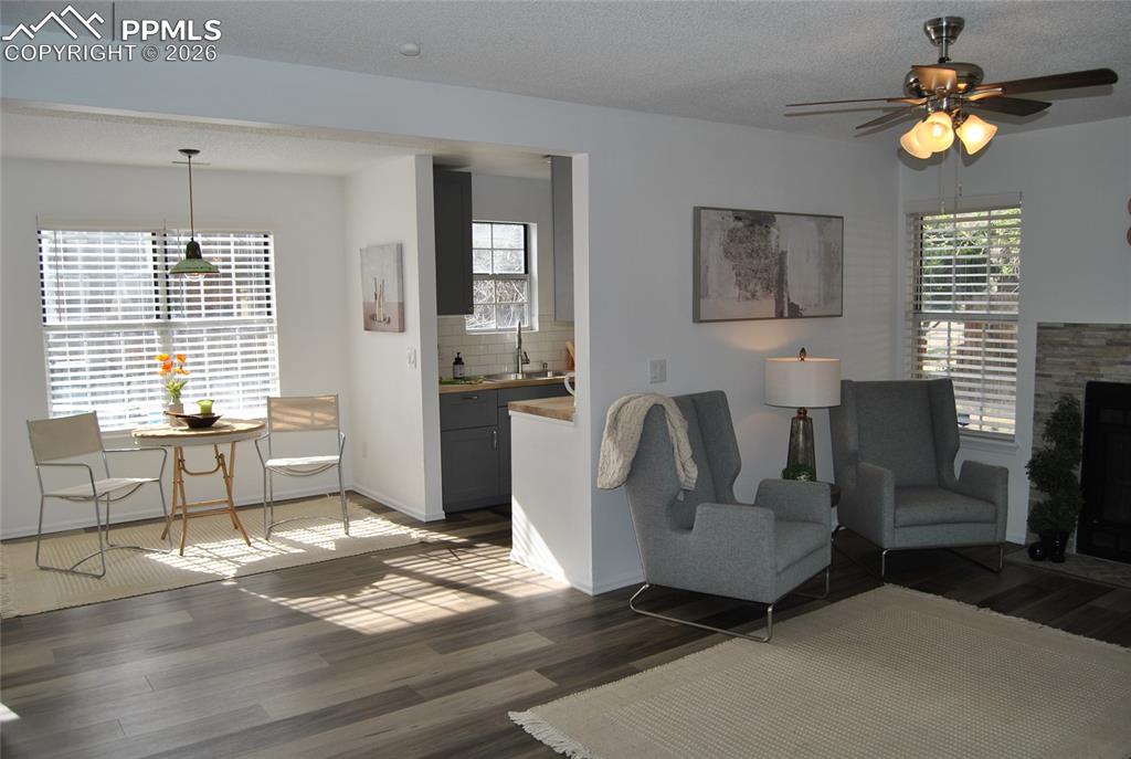 Image 15 of 28: Living Room