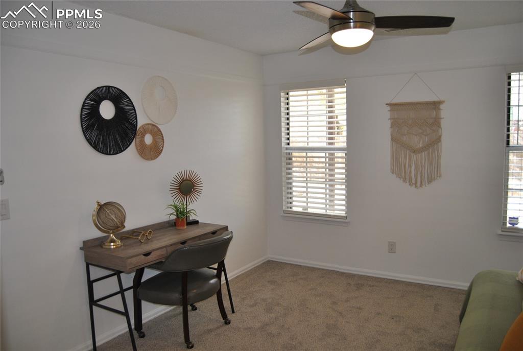 Image 23 of 28: Office