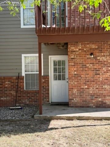 Image 27 of 28: Entry