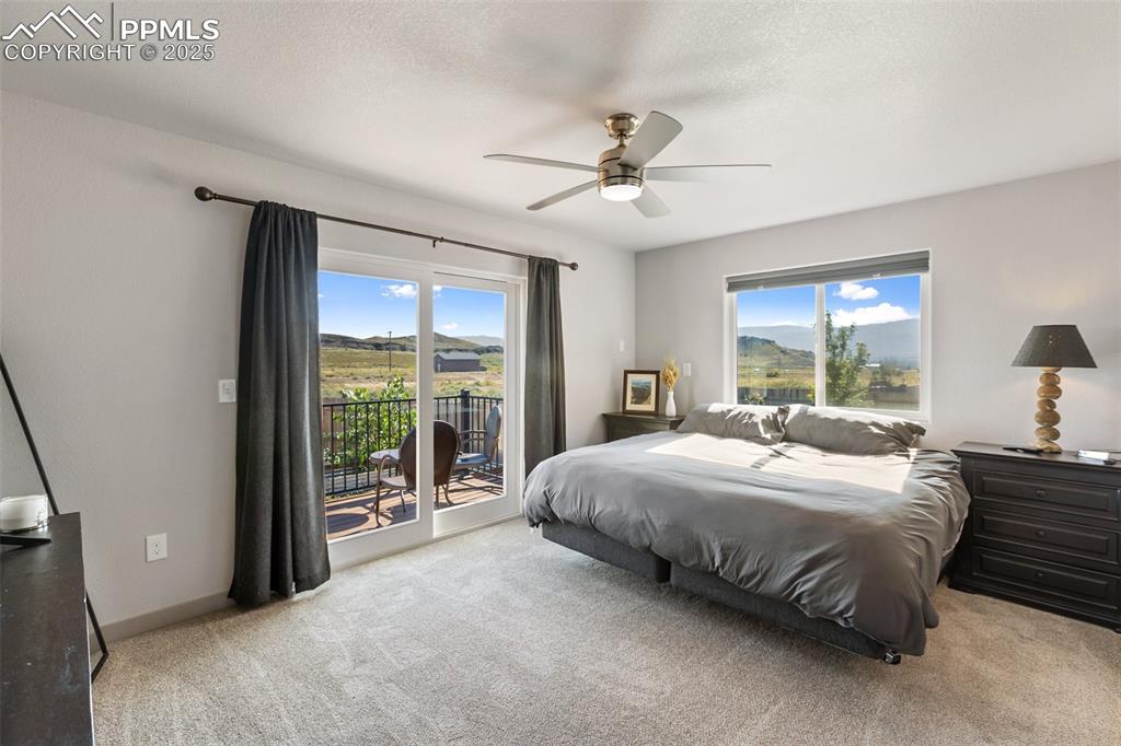 Image 17 of 41: Bedroom