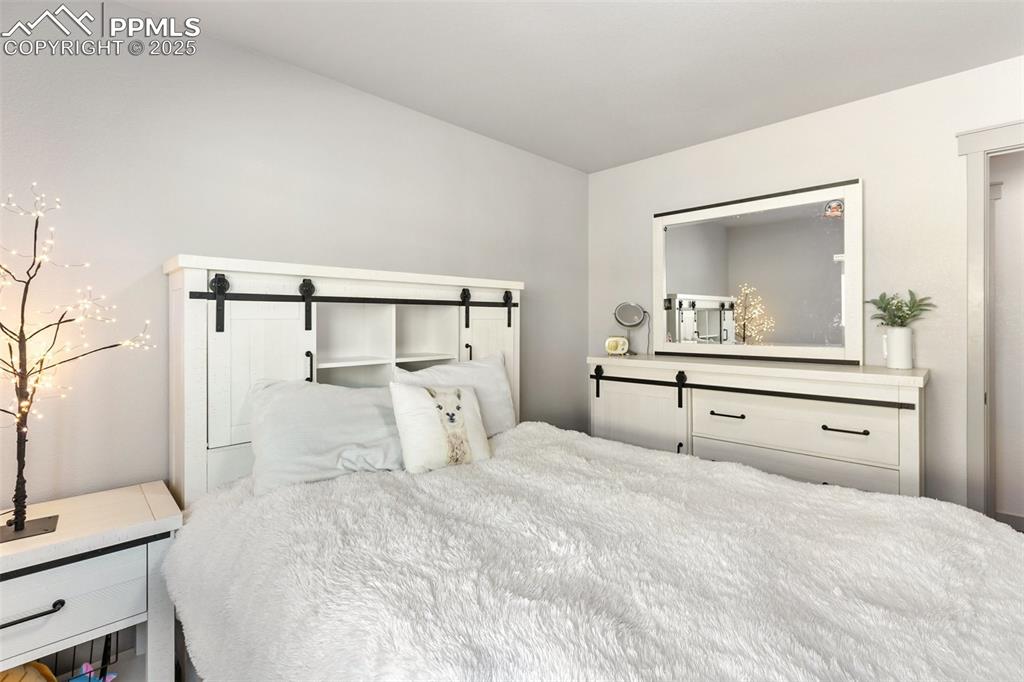 Image 23 of 41: Bedroom