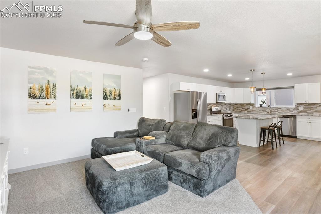 Image 7 of 41: Living Room