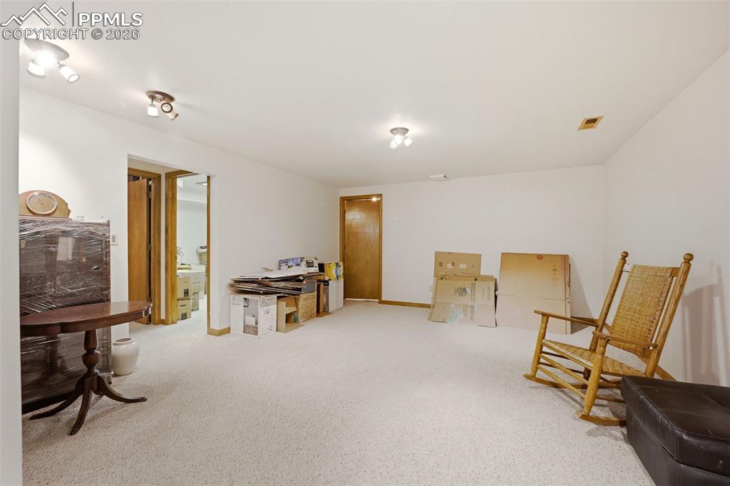 Image 37 of 47: Sitting Room