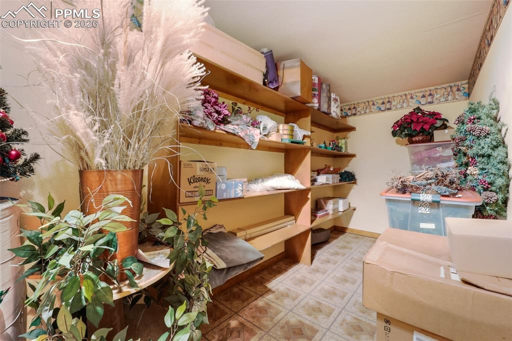 Image 38 of 47: Storage