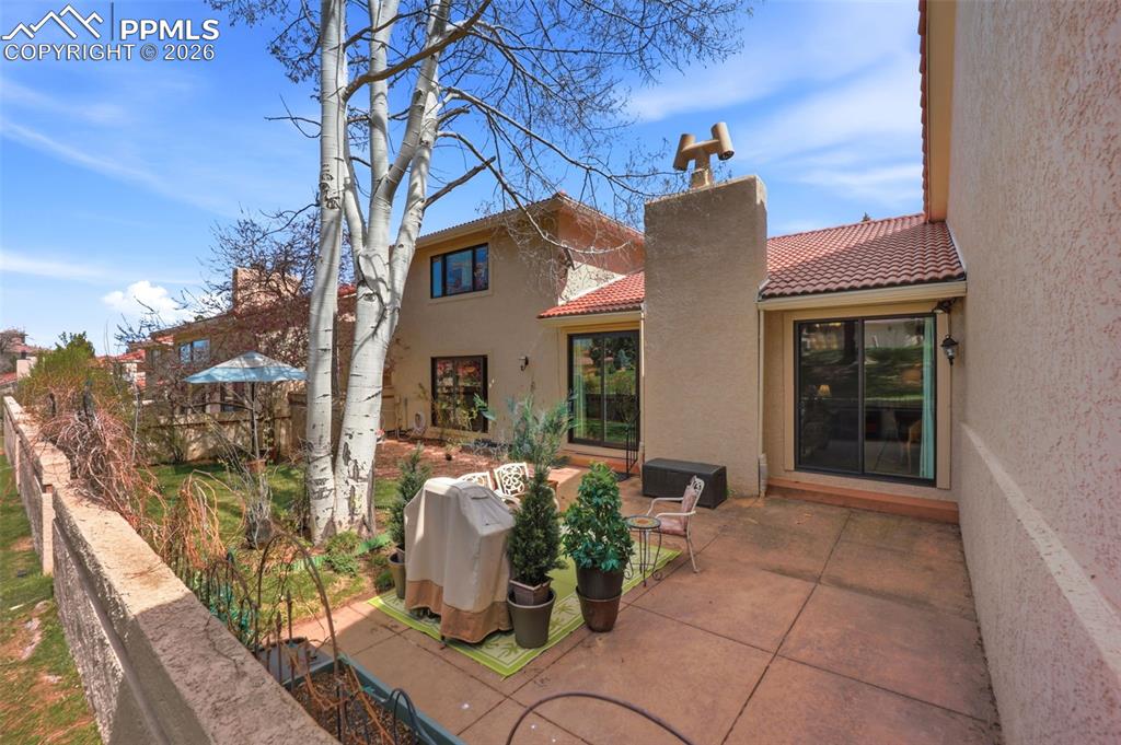 Image 46 of 47: Back of Structure