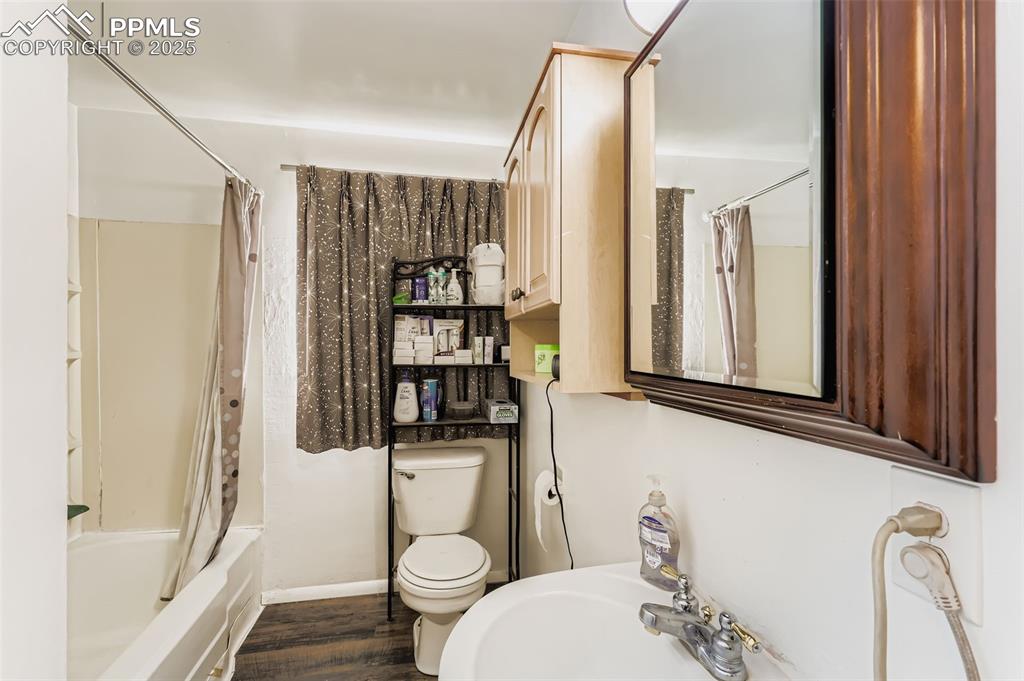 Image 12 of 49: Bathroom - Living Room, 2 Bedrooms, Bathroom, Living Room, Kitchen - Could 