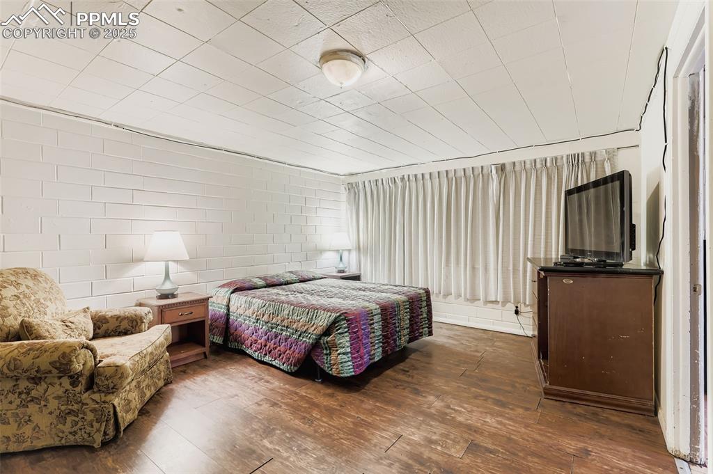 Image 19 of 49: One of 28 Units/Rooms