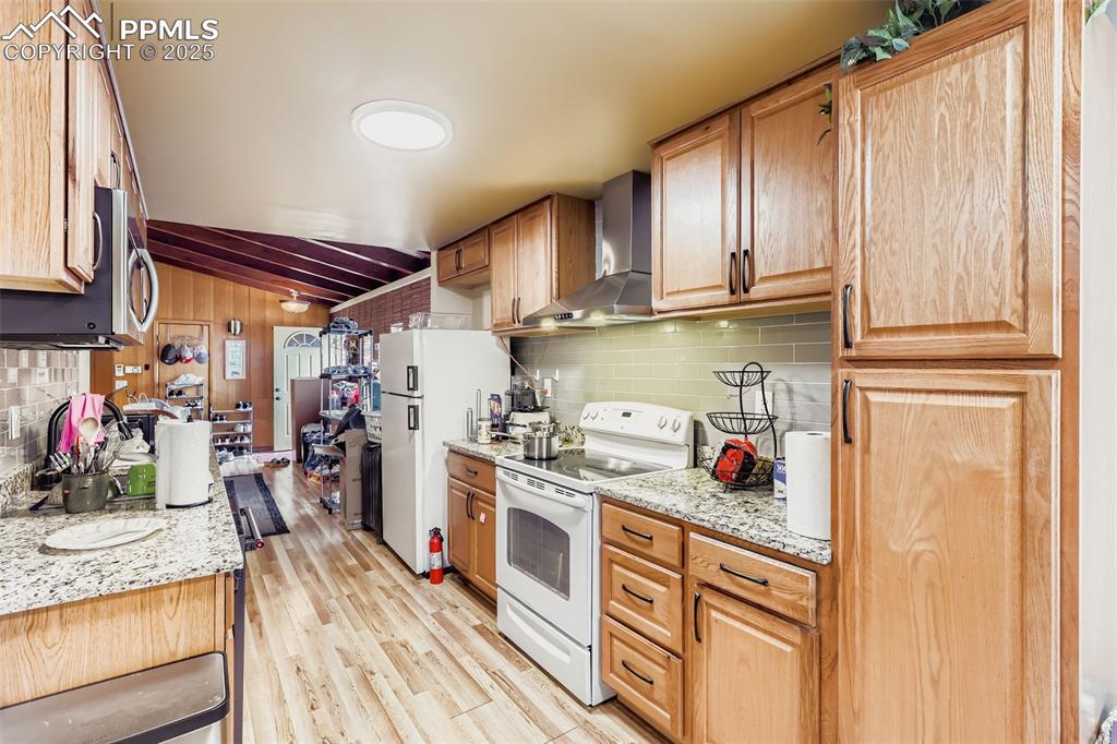 Image 34 of 49: Kitchen - Single Family Detached Home