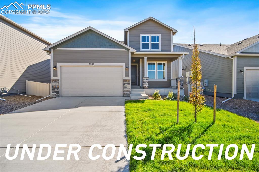 Caption: *Please note photos are of the model and not the actual home, though it is the same floorplan!
