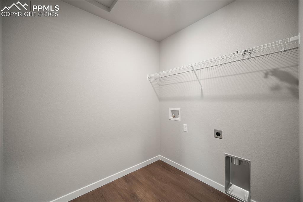 Image 27 of 44: Laundry