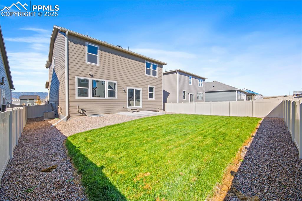 Image 44 of 44: Back of Structure