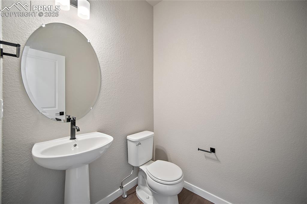 Image 8 of 44: Bathroom