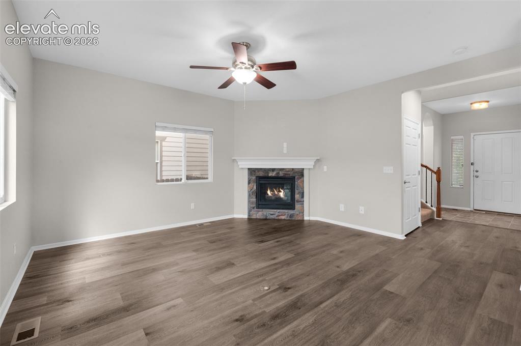 Image 4 of 41: Living Room