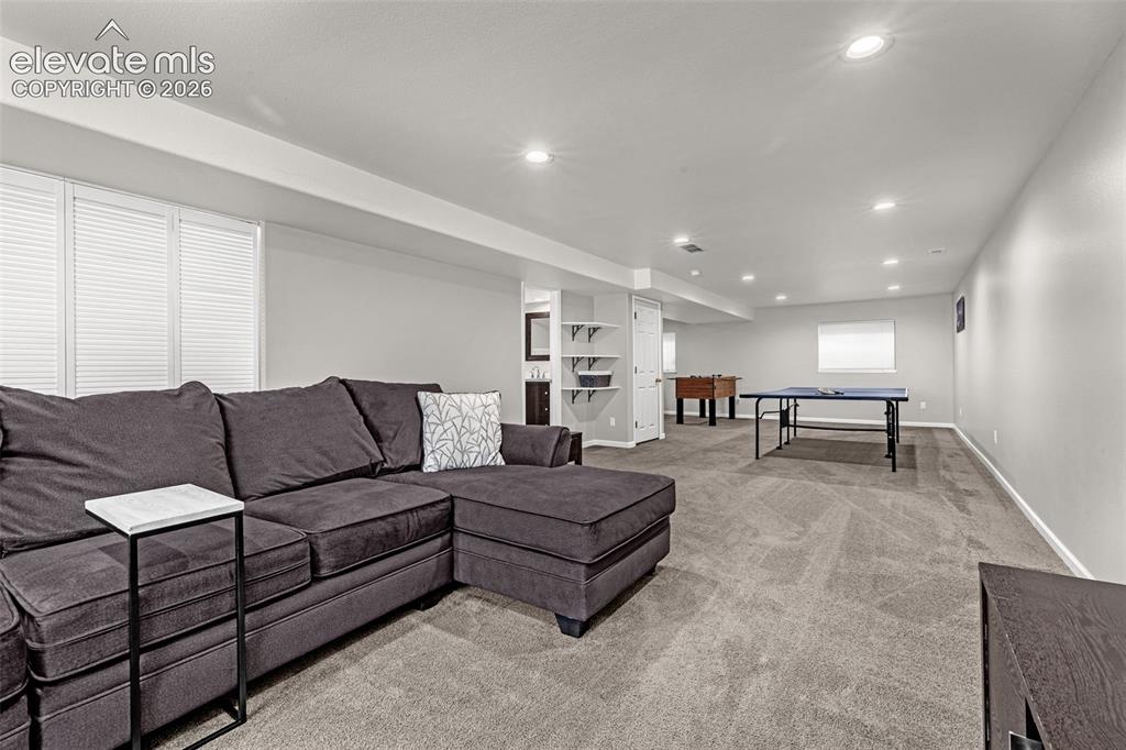 Image 29 of 45: Family Room