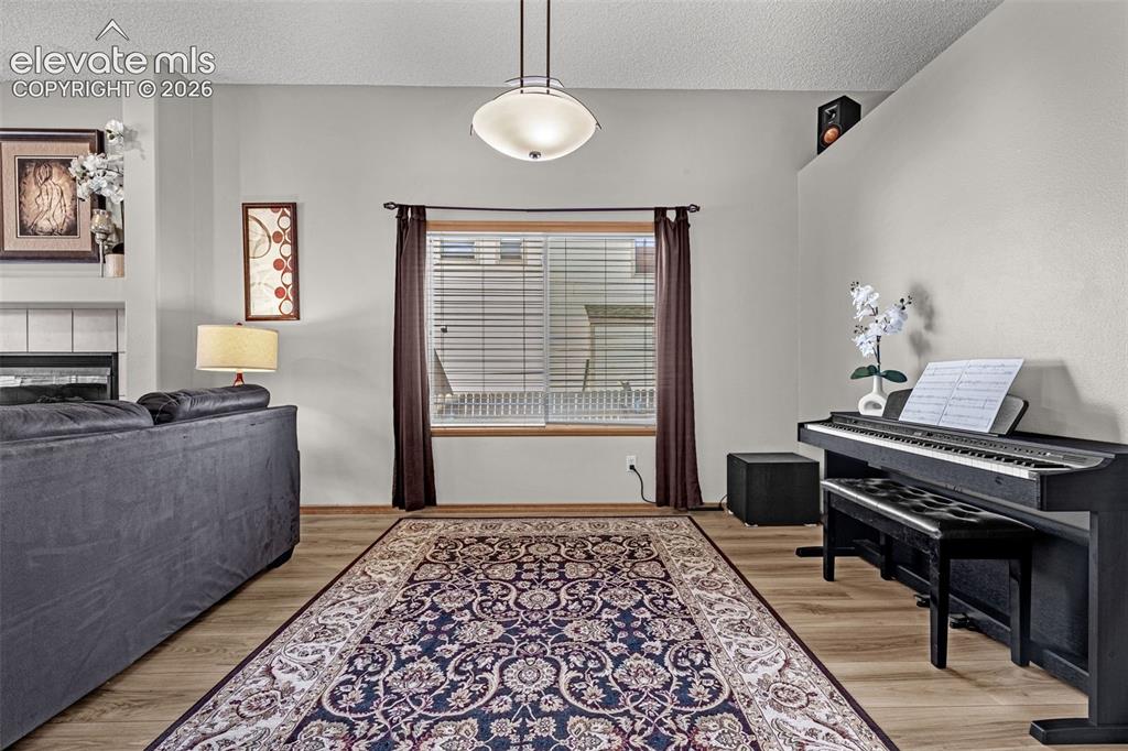 Image 9 of 45: Dining Area