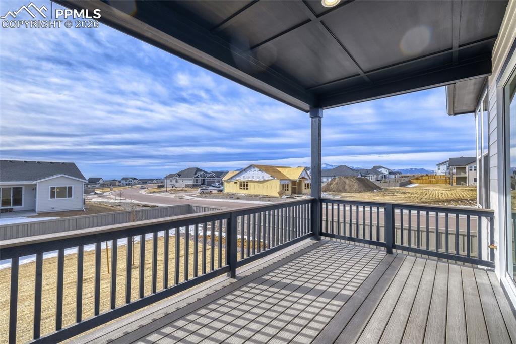 Image 15 of 28: Deck