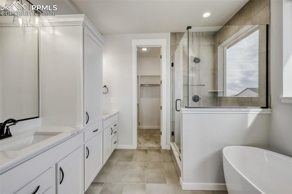 Image 25 of 28: Bathroom