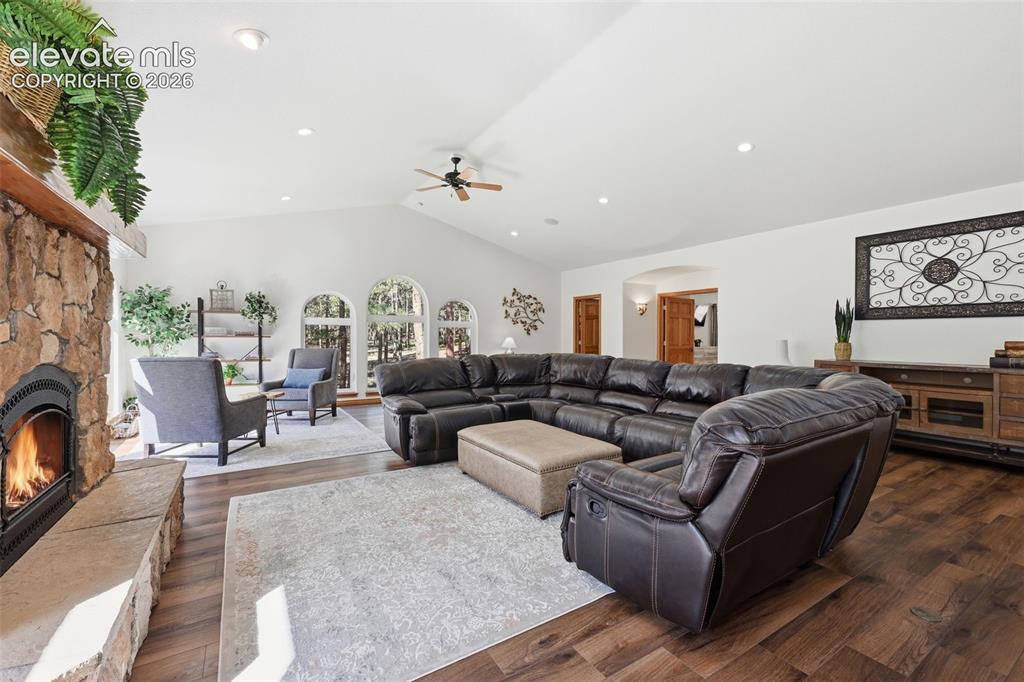 Image 15 of 50: Living Room