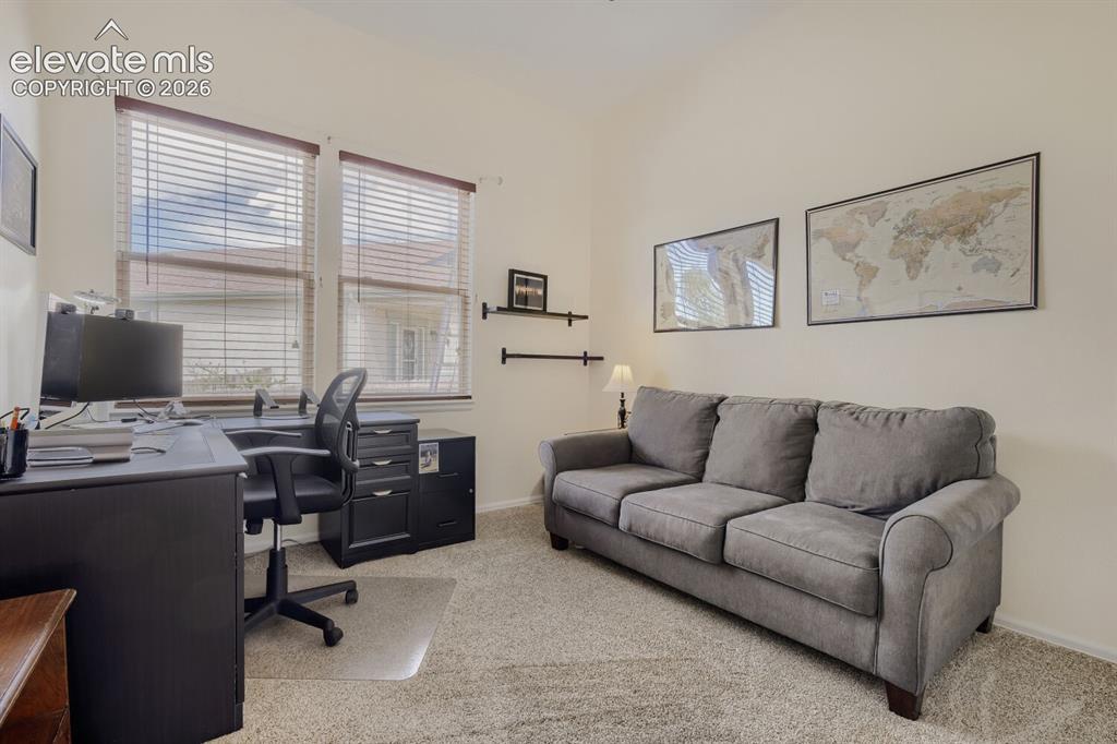 Image 15 of 27: Office