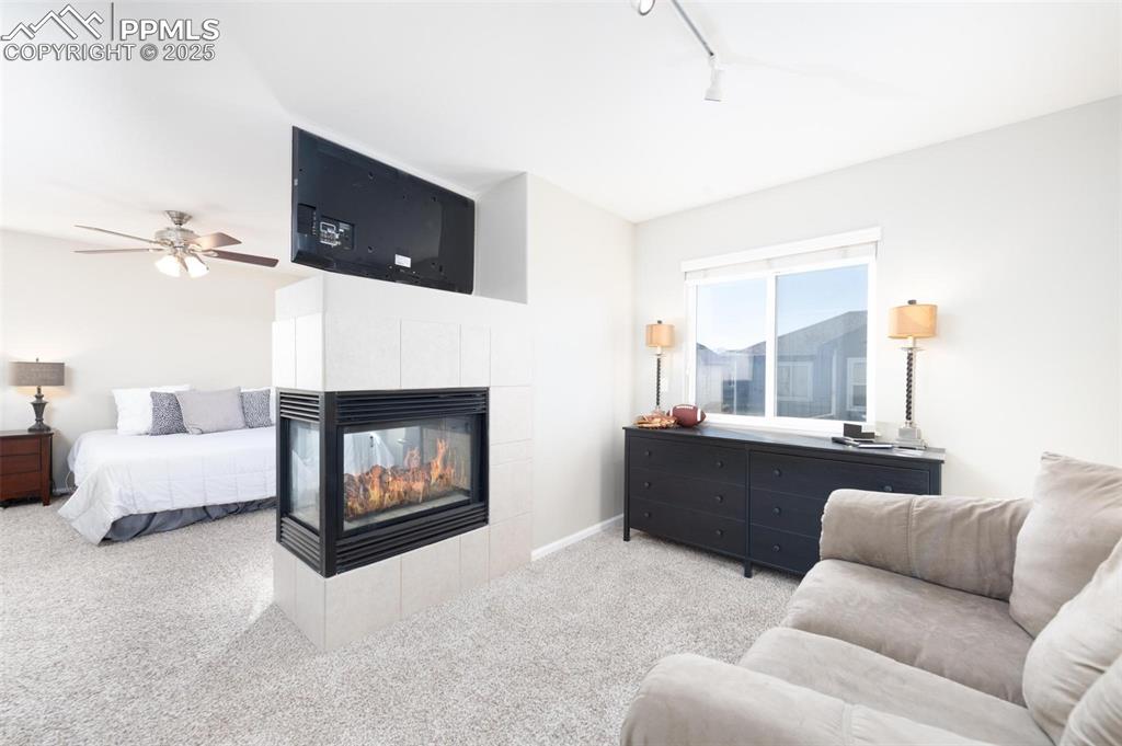 Image 17 of 36: Living Room